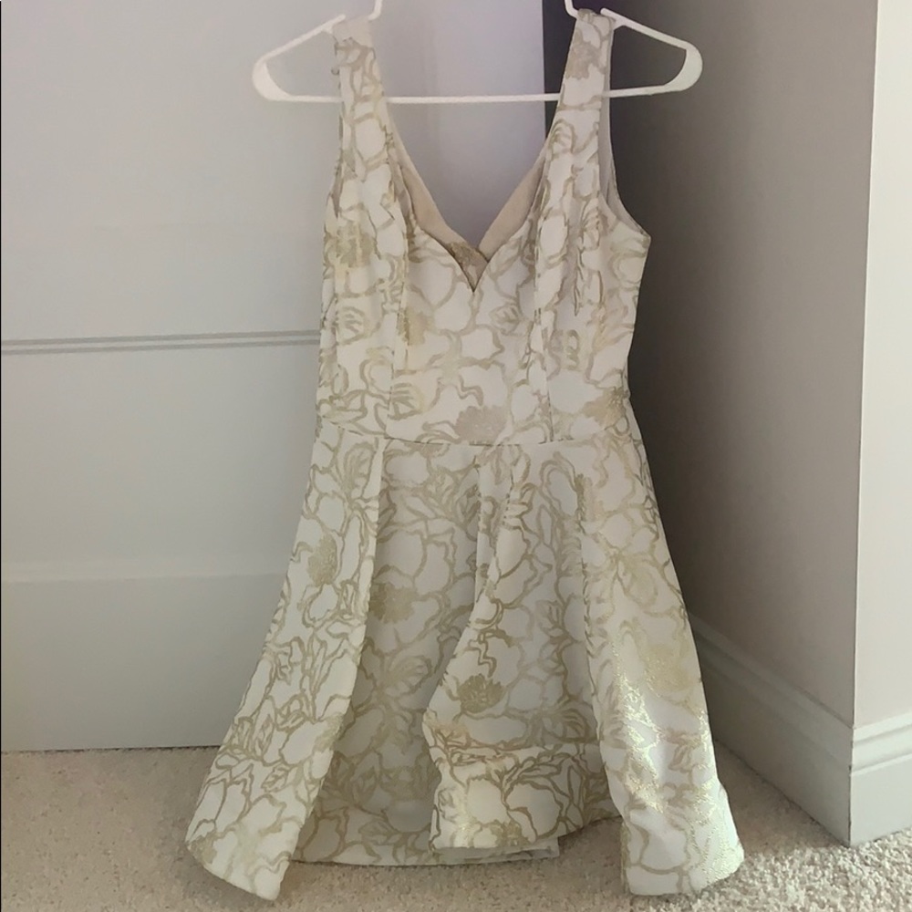 gold & white JUNIORS B. Darlin dress v neck fit and flare